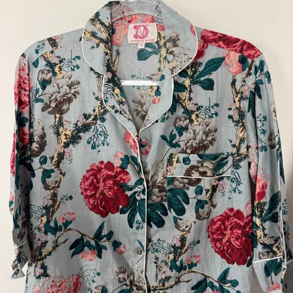 Lot of 2 Victoria Dunn Women's Cotton Sleep Shirt‎ Tropical Floral Print S